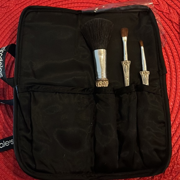 Silver-plated makeup brushes from Bloomingdale’s 90’s - Picture 3 of 4